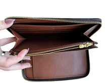 Load image into Gallery viewer, Louis Vuitton Zippy Organizer in Monogram