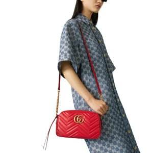 GG MARMONT MATELASSÉ SMALL SHOULDER BAG in RED