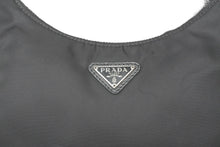 Load image into Gallery viewer, Prada Re-Edition 2005 Re-Nylon Bag