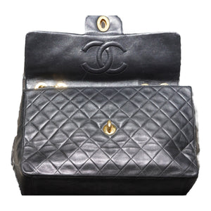 Chanel Vintage Maxi Jumbo Classic Lambskin Single Flap