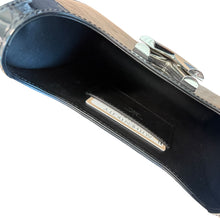 Load image into Gallery viewer, Louis Vuitton Pochette Twist Leather &amp; Vernis
