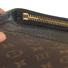 Load image into Gallery viewer, Louis Vuitton Monogram/Black Leather Daily Pouch