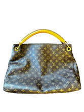 Load image into Gallery viewer, Louis Vuitton Artsy MM Monogram