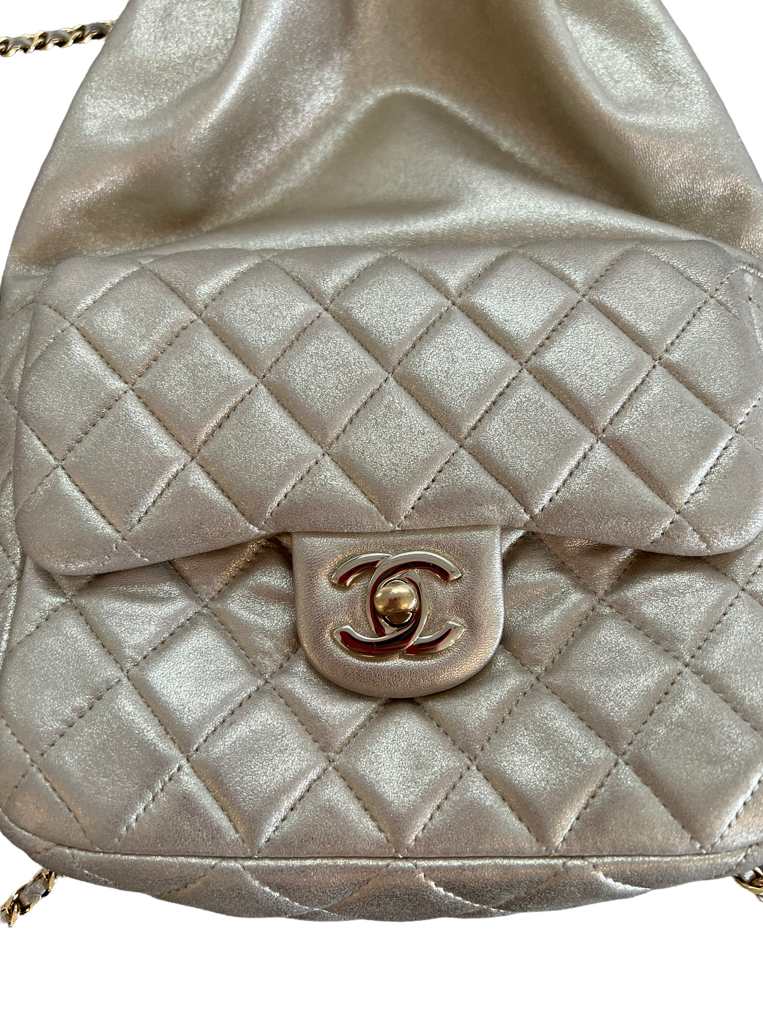 CHANEL Shiny Calfskin Quilted Chanel 22 Drawstring Bag Coral Pink 996746